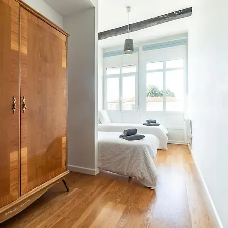 アパート Quintanilla フェロル